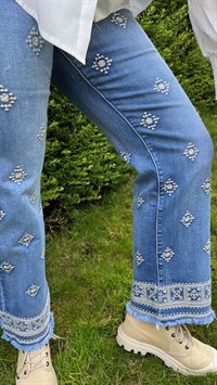 Denim Jeans With Embrodery   